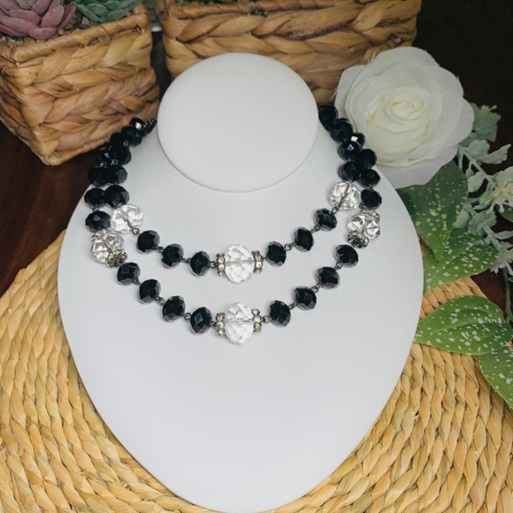 Spectacular Vintage Crown Trifari Faceted Black & Clear Beaded Necklace. - Picture 3 of 11